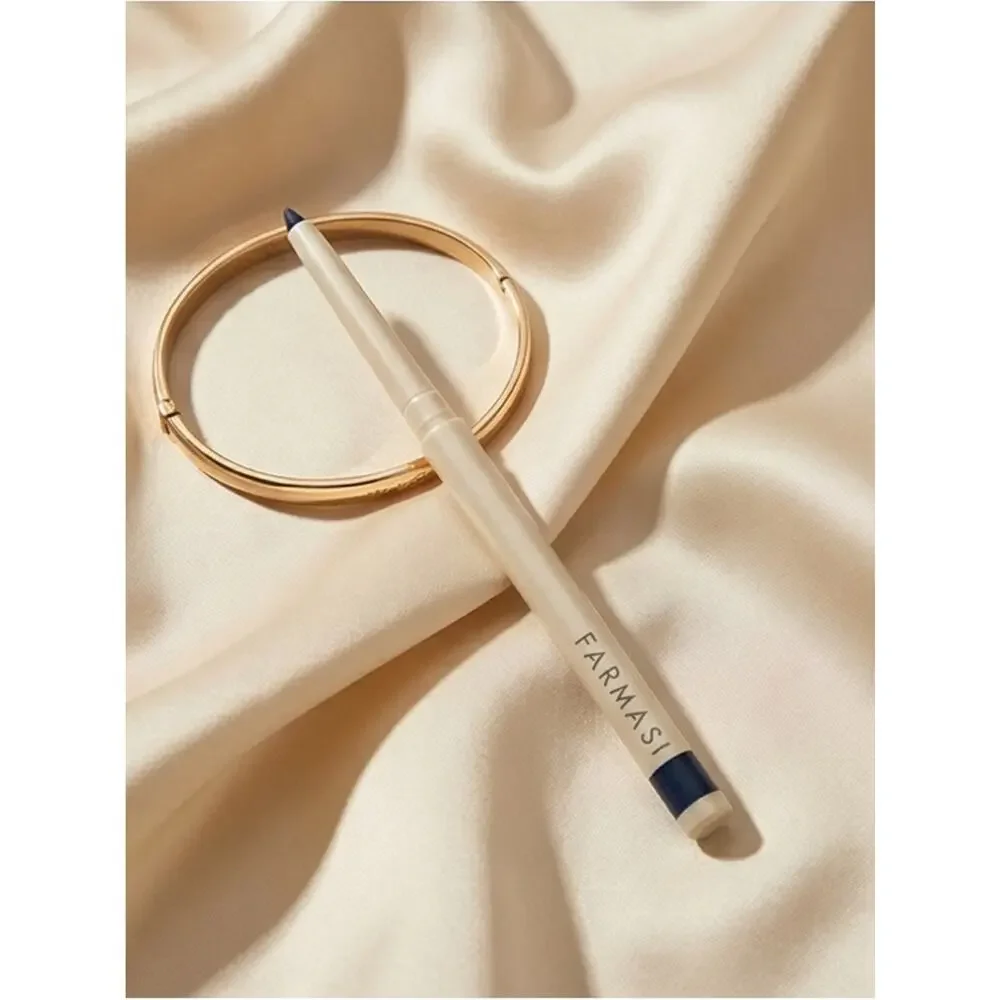 Farmasi Glitz Gray Eyeliner with Creamy-textured that creates precious lines.